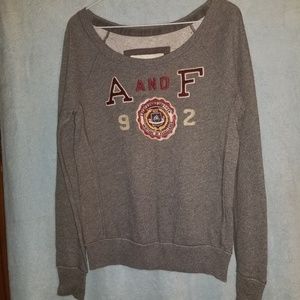 Junior's Large Abercrombie & Fitch sweater